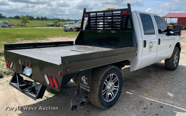 image for item MR9081 2012 Ford F250 Super Duty  Crew Cab flatbed pickup truck