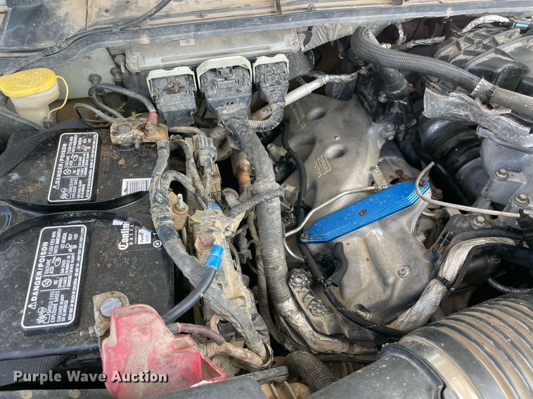 image for item MR9081 2012 Ford F250 Super Duty  Crew Cab flatbed pickup truck