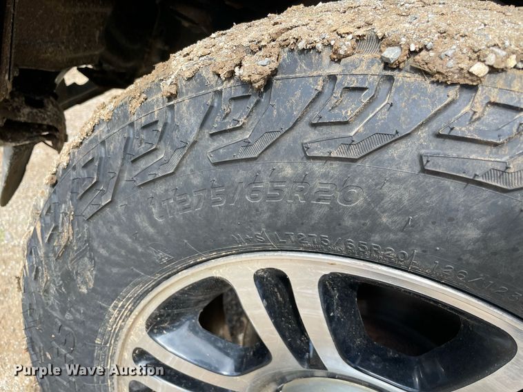 image for item MR9081 2012 Ford F250 Super Duty  Crew Cab flatbed pickup truck