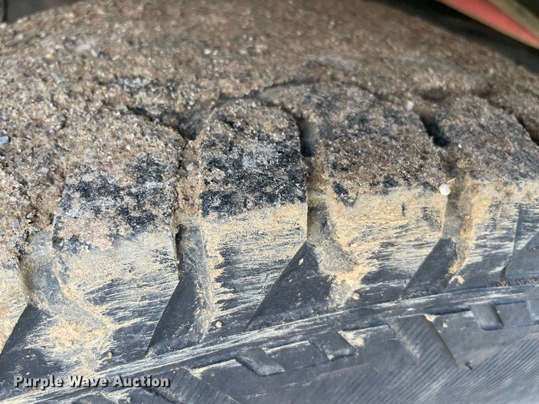 image for item MR9081 2012 Ford F250 Super Duty  Crew Cab flatbed pickup truck