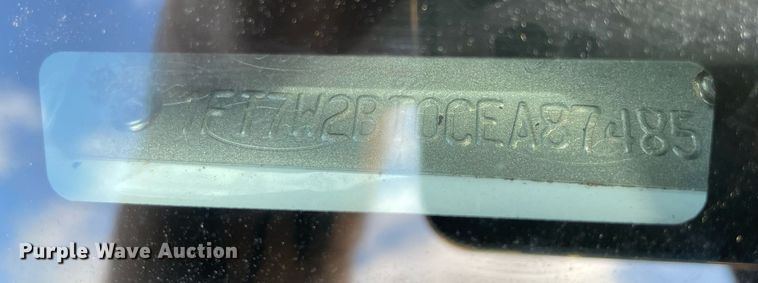 image for item MR9081 2012 Ford F250 Super Duty  Crew Cab flatbed pickup truck