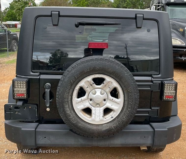 image for item MR9082 2017 Jeep Wrangler Unlimited Sport  SUV