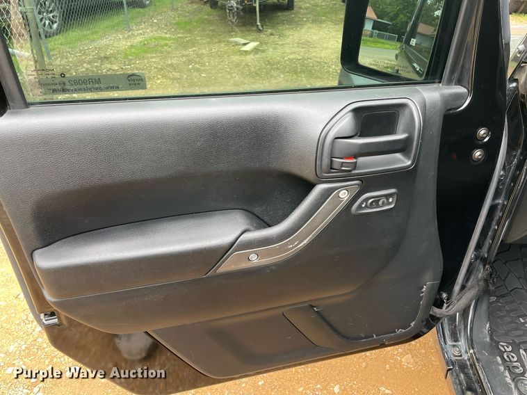 image for item MR9082 2017 Jeep Wrangler Unlimited Sport  SUV