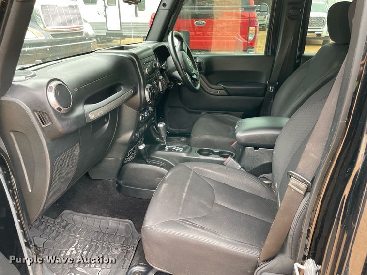 image for item MR9082 2017 Jeep Wrangler Unlimited Sport  SUV