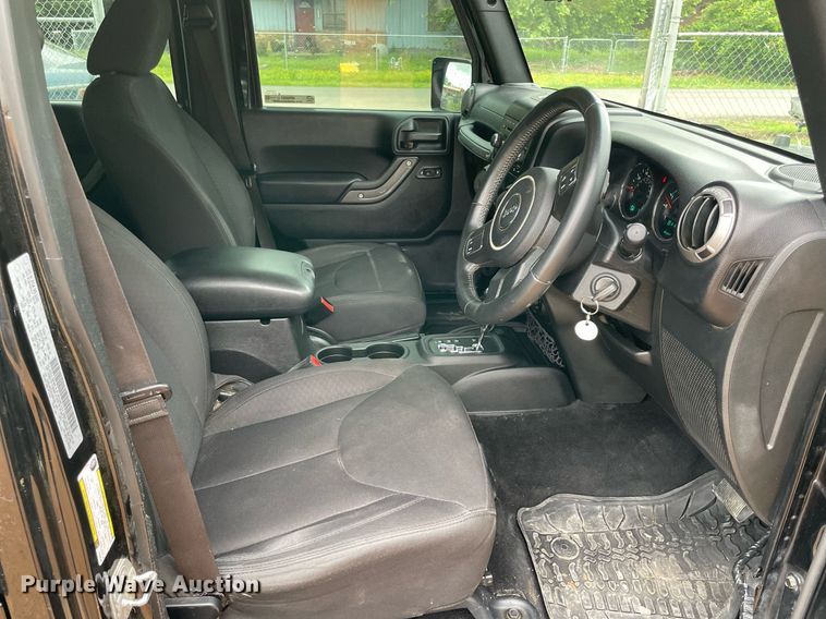 image for item MR9082 2017 Jeep Wrangler Unlimited Sport  SUV