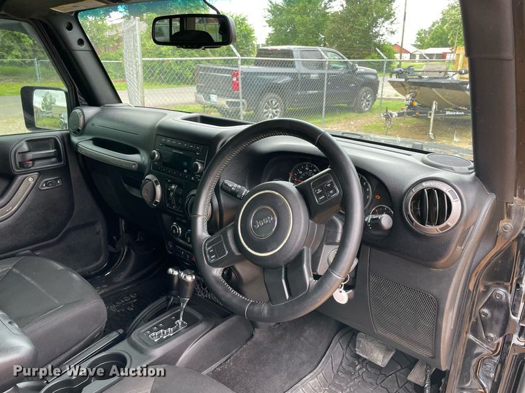 image for item MR9082 2017 Jeep Wrangler Unlimited Sport  SUV