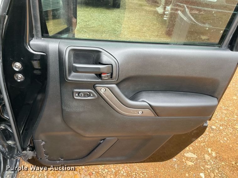 image for item MR9082 2017 Jeep Wrangler Unlimited Sport  SUV