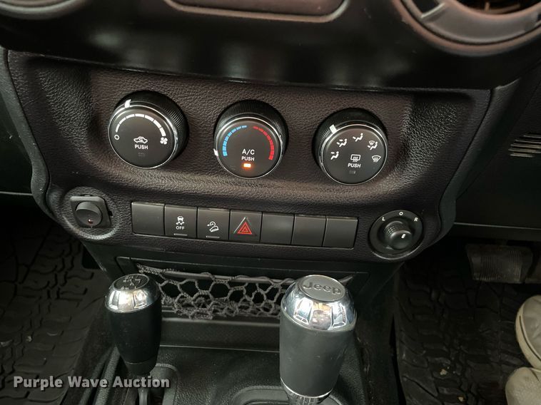 image for item MR9082 2017 Jeep Wrangler Unlimited Sport  SUV