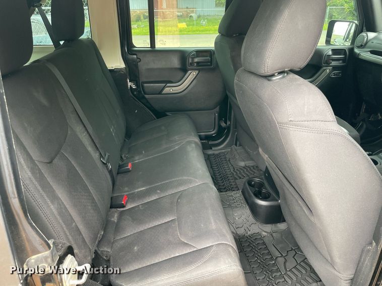 image for item MR9082 2017 Jeep Wrangler Unlimited Sport  SUV