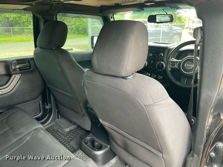 image for item MR9082 2017 Jeep Wrangler Unlimited Sport  SUV