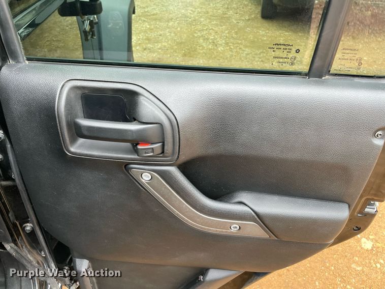 image for item MR9082 2017 Jeep Wrangler Unlimited Sport  SUV