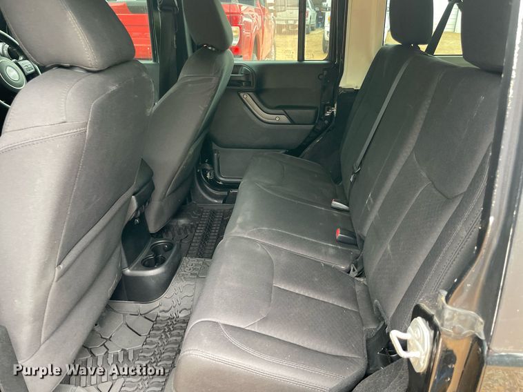 image for item MR9082 2017 Jeep Wrangler Unlimited Sport  SUV