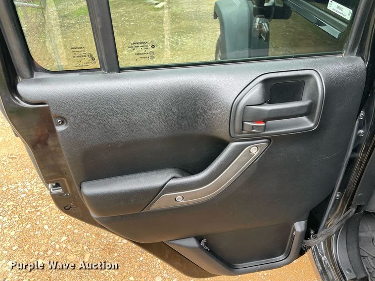 image for item MR9082 2017 Jeep Wrangler Unlimited Sport  SUV