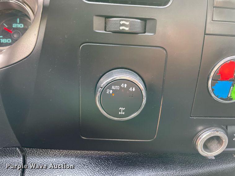 image for item MR9083 2010 Chevrolet Silverado 1500  Ext. Cab pickup truck