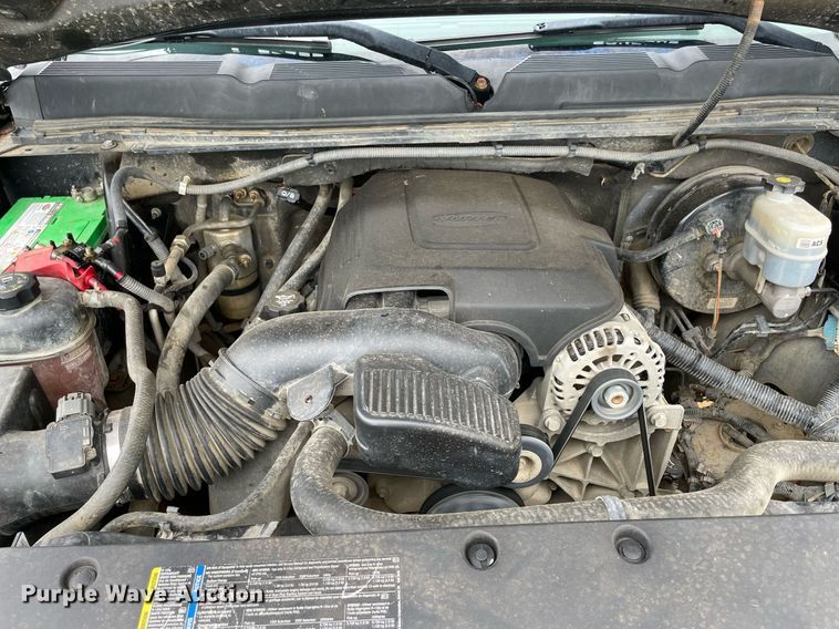 image for item MR9083 2010 Chevrolet Silverado 1500  Ext. Cab pickup truck