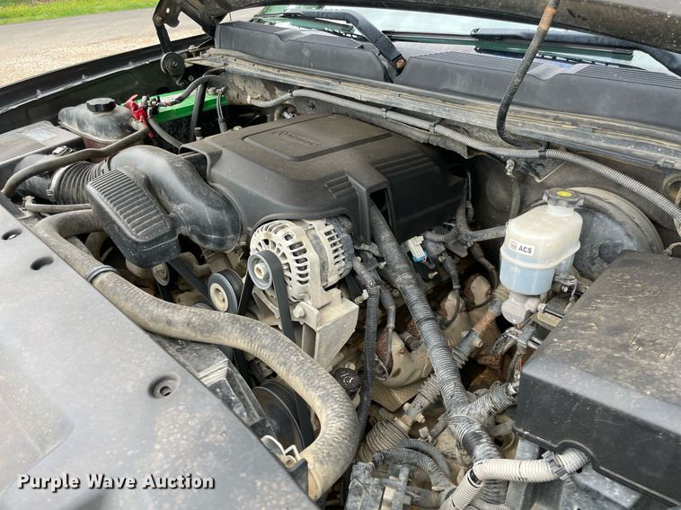 image for item MR9083 2010 Chevrolet Silverado 1500  Ext. Cab pickup truck