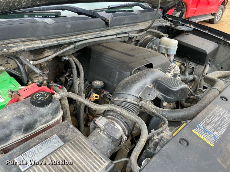 image for item MR9083 2010 Chevrolet Silverado 1500  Ext. Cab pickup truck