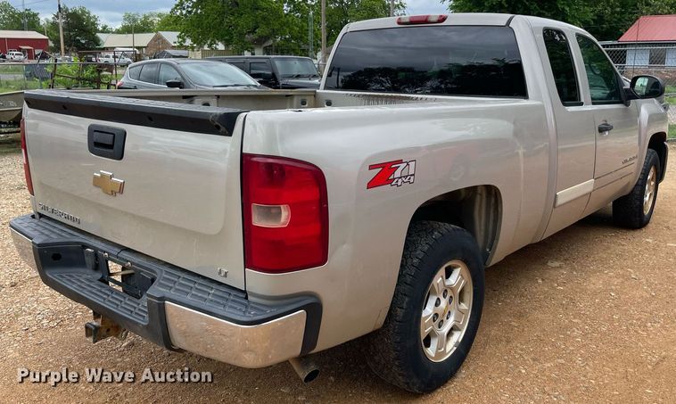 image for item MR9084 2008 Chevrolet Silverado 1500  Ext. Cab pickup truck