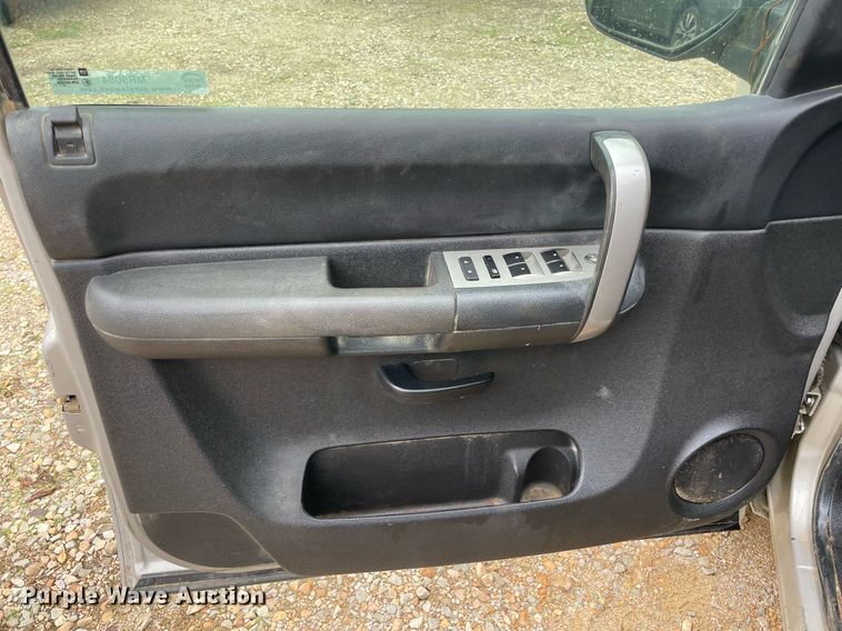 image for item MR9084 2008 Chevrolet Silverado 1500  Ext. Cab pickup truck