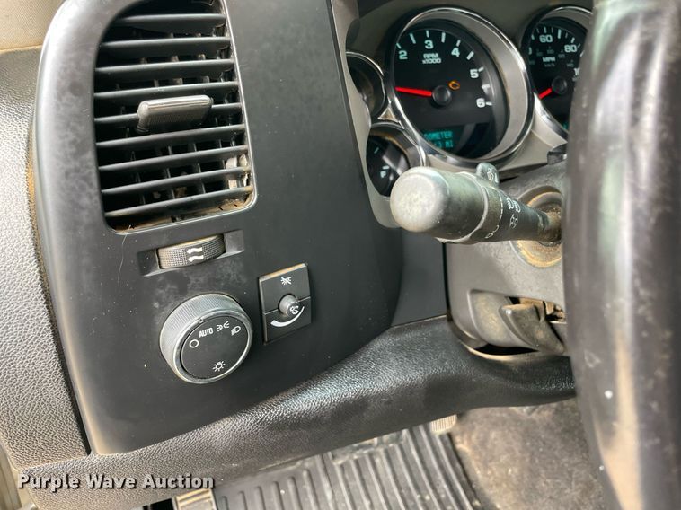 image for item MR9084 2008 Chevrolet Silverado 1500  Ext. Cab pickup truck