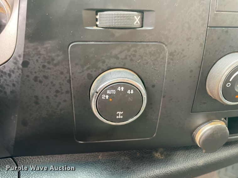 image for item MR9084 2008 Chevrolet Silverado 1500  Ext. Cab pickup truck