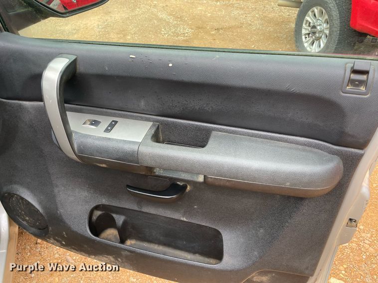 image for item MR9084 2008 Chevrolet Silverado 1500  Ext. Cab pickup truck