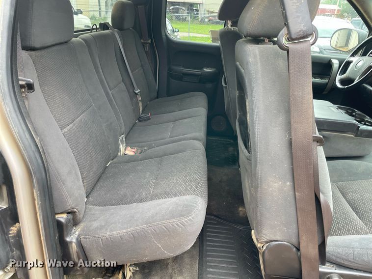 image for item MR9084 2008 Chevrolet Silverado 1500  Ext. Cab pickup truck