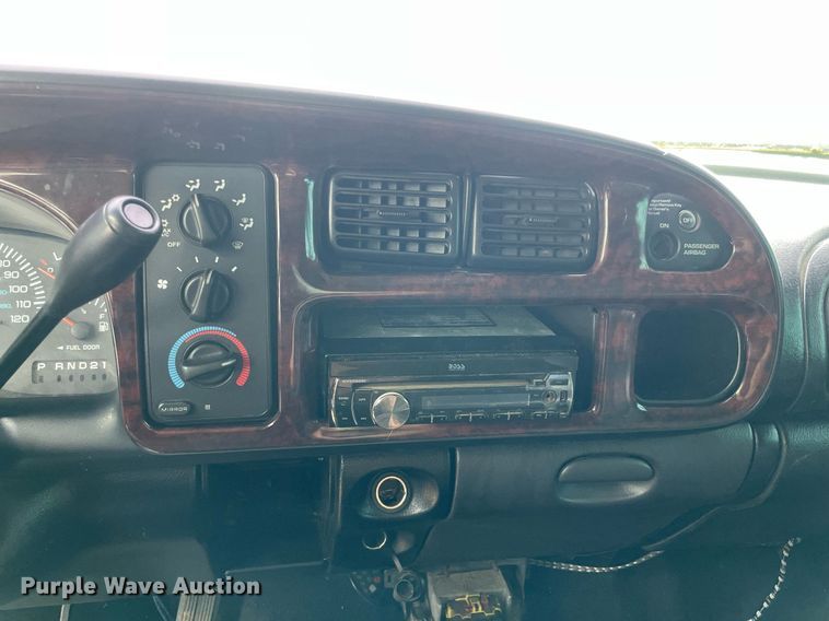 image for item MR9085 2001 Dodge Ram 2500  Quad Cab pickup truck