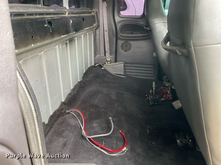 image for item MR9085 2001 Dodge Ram 2500  Quad Cab pickup truck