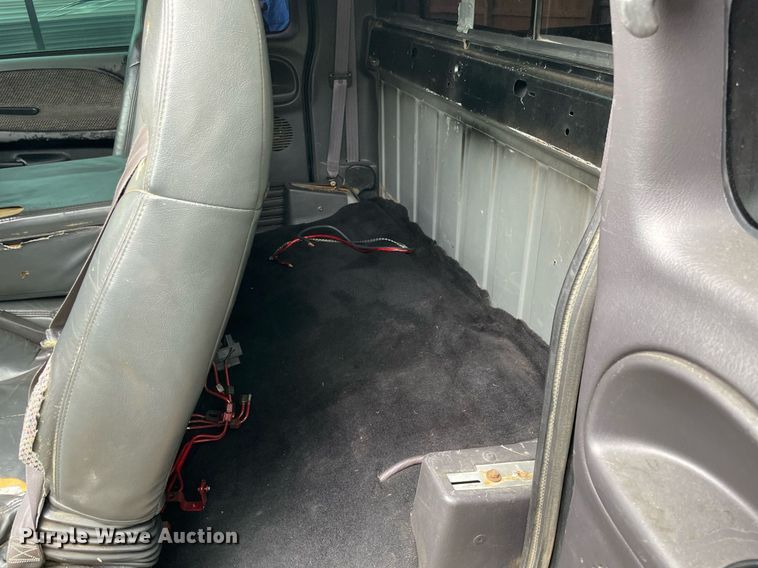 image for item MR9085 2001 Dodge Ram 2500  Quad Cab pickup truck