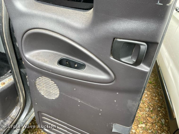 image for item MR9085 2001 Dodge Ram 2500  Quad Cab pickup truck