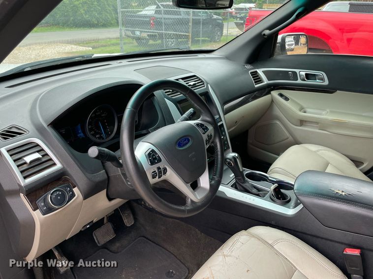 image for item MR9086 2015 Ford Explorer Limited  SUV