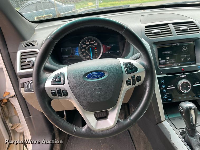 image for item MR9086 2015 Ford Explorer Limited  SUV