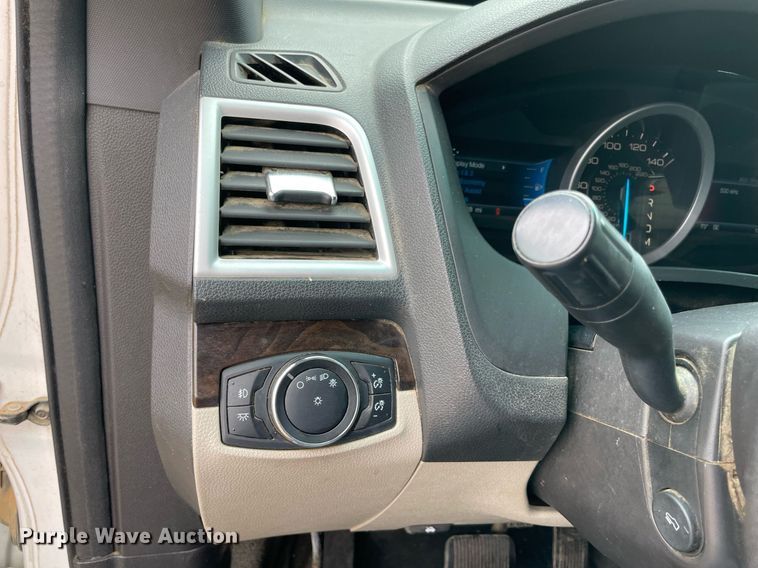 image for item MR9086 2015 Ford Explorer Limited  SUV