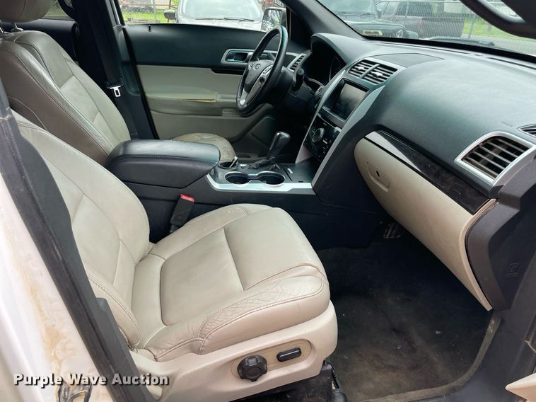 image for item MR9086 2015 Ford Explorer Limited  SUV