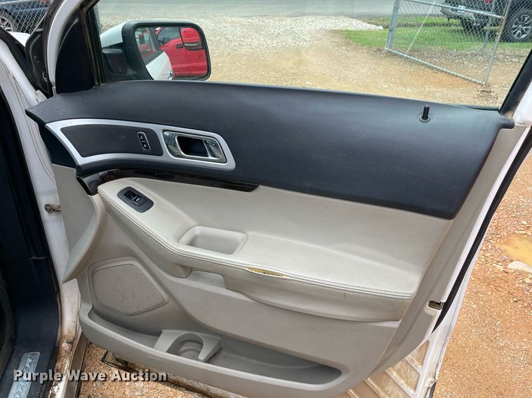 image for item MR9086 2015 Ford Explorer Limited  SUV