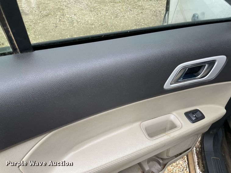 image for item MR9086 2015 Ford Explorer Limited  SUV