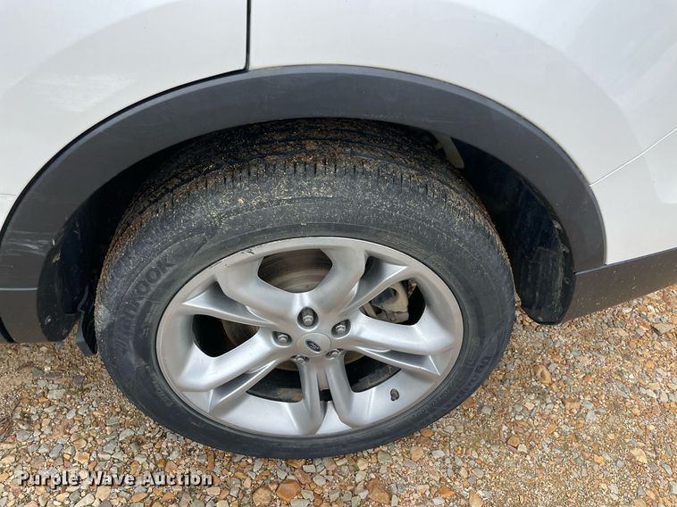 image for item MR9086 2015 Ford Explorer Limited  SUV