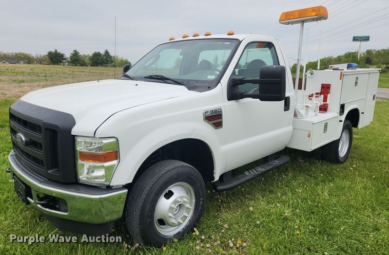 image for item MW9744 2009 Ford F350 Super Duty  utility bed pickup truck