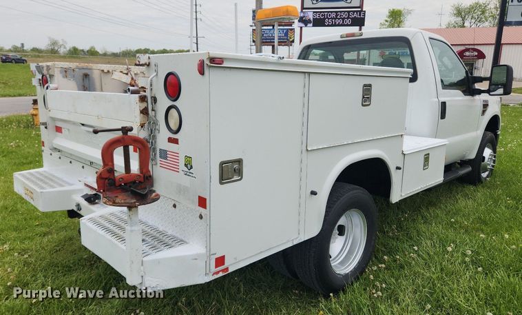 image for item MW9744 2009 Ford F350 Super Duty  utility bed pickup truck