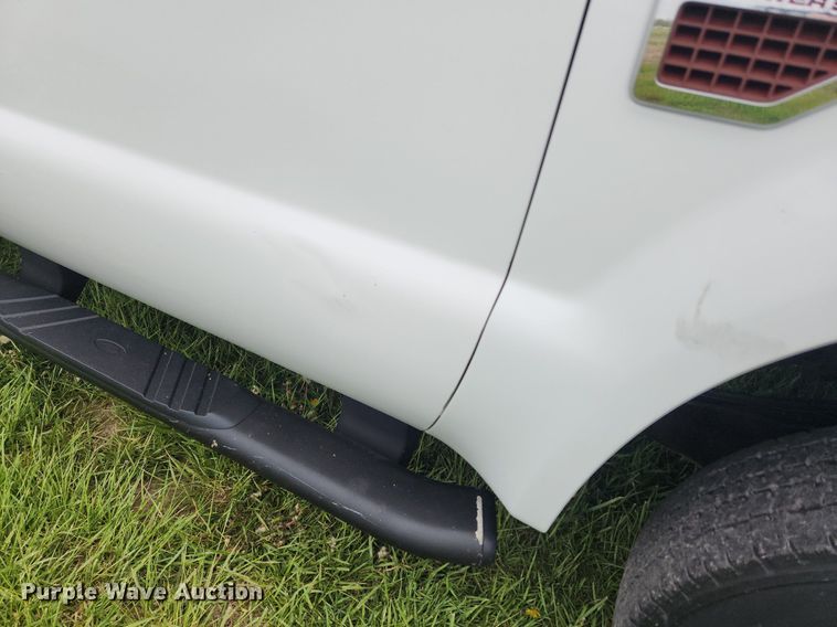 image for item MW9744 2009 Ford F350 Super Duty  utility bed pickup truck