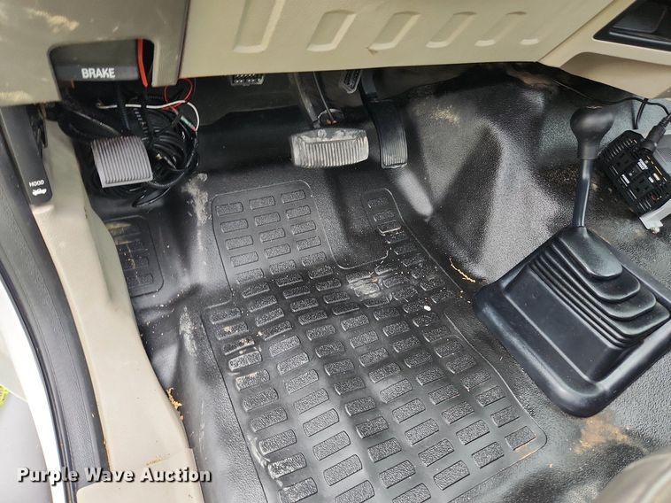 image for item MW9744 2009 Ford F350 Super Duty  utility bed pickup truck