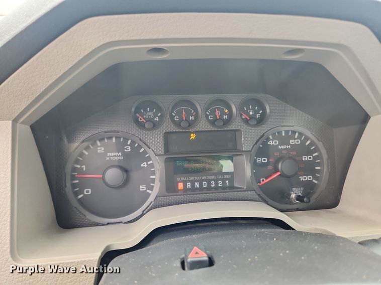 image for item MW9744 2009 Ford F350 Super Duty  utility bed pickup truck