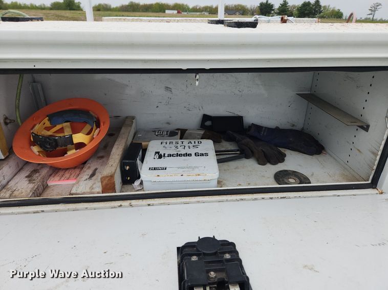 image for item MW9744 2009 Ford F350 Super Duty  utility bed pickup truck