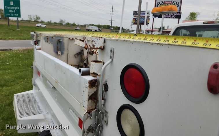 image for item MW9744 2009 Ford F350 Super Duty  utility bed pickup truck