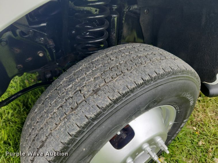 image for item MW9744 2009 Ford F350 Super Duty  utility bed pickup truck