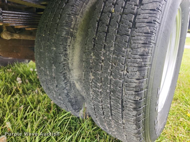 image for item MW9744 2009 Ford F350 Super Duty  utility bed pickup truck