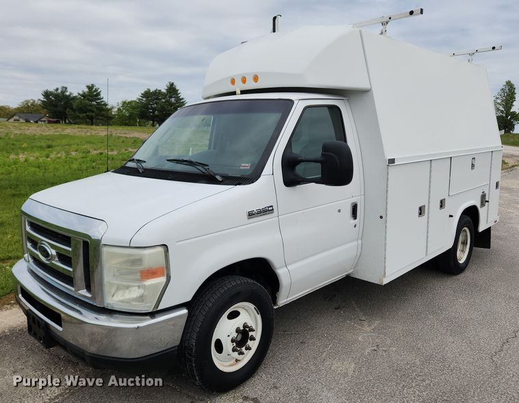 image for item MW9764 2011 Ford E350 Super Duty  utility van