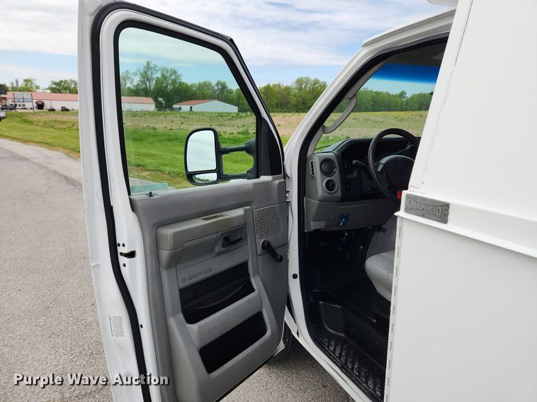 image for item MW9764 2011 Ford E350 Super Duty  utility van