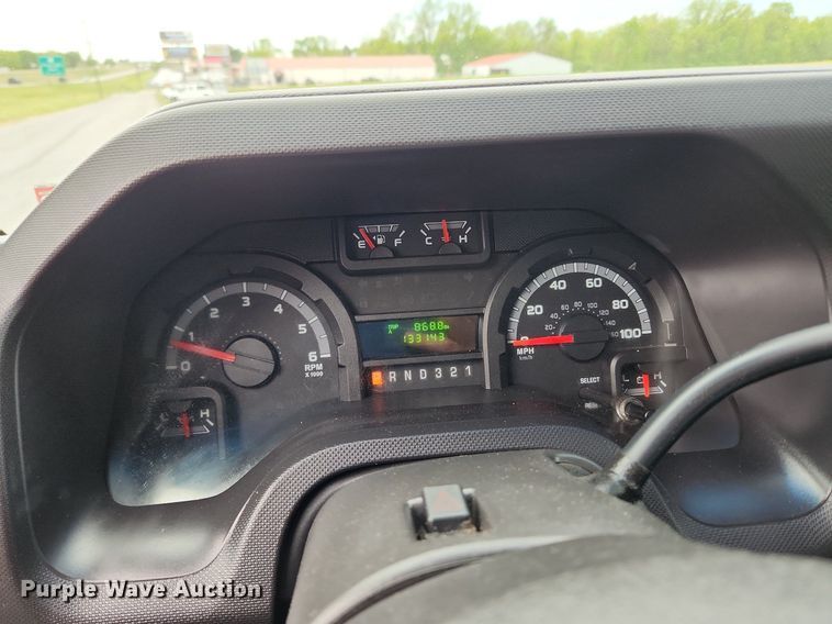 image for item MW9764 2011 Ford E350 Super Duty  utility van